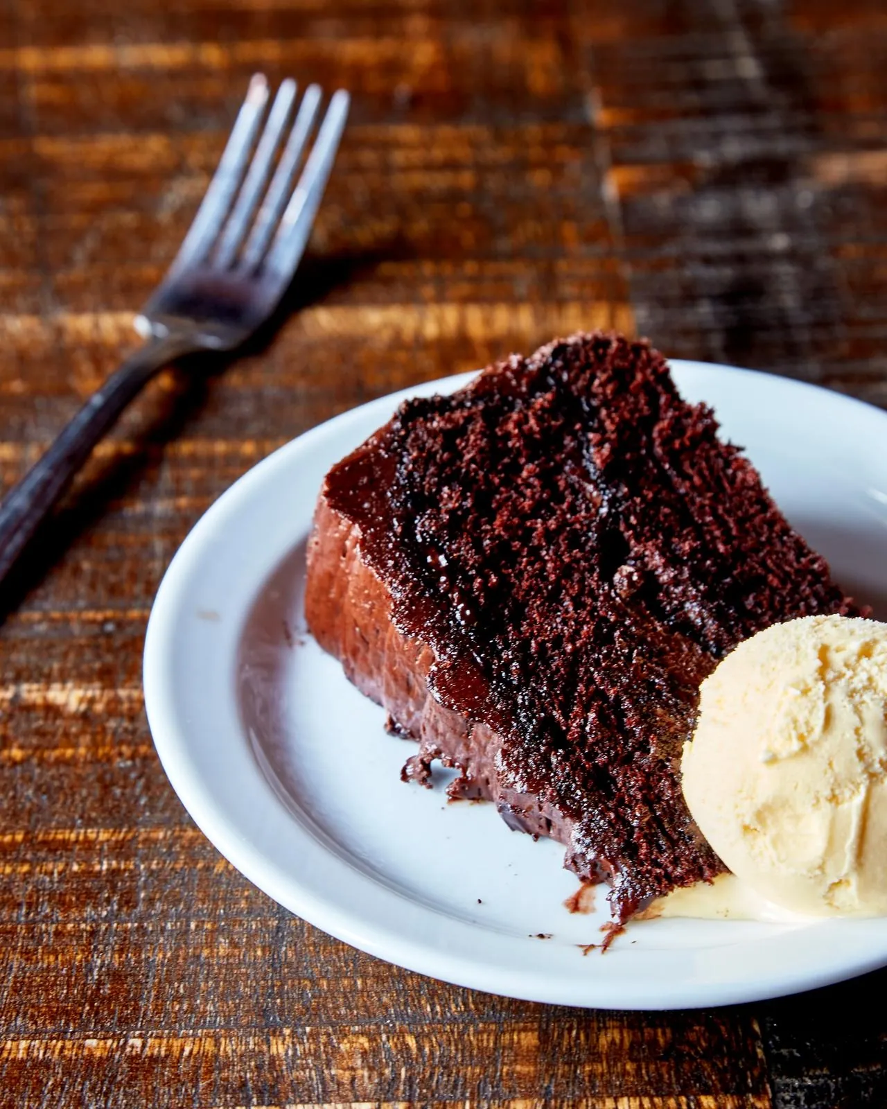 Chocolate pudding with ice cream at The Horns